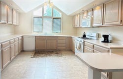 139 St Thomas Dr, Beaver Falls, PA 15010