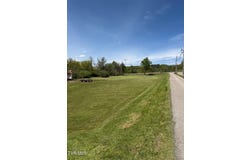 Paramont Road, Wise, VA 24293
