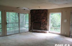 324 S 10TH Street, Hamilton, IL 62341