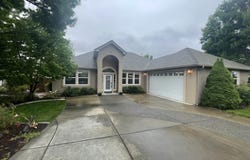 374 Leandra Lane, Eagle Point, OR 97524