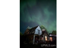 130 E Onota Street, Munising, MI 49862