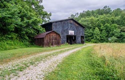 R Vancleve Road, Campton, KY 41301