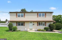 215 MAPLE Street, WARMINSTER, PA 18974