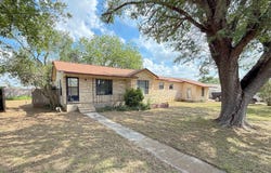 15430 S Main, Lytle, TX 78052