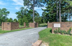 8019 Washington Pike, Corryton, TN 37721