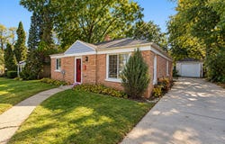 643 E Rockland Road, Libertyville, IL 60048