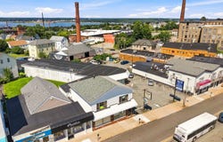 1467 S Main St, Fall River, MA 02724