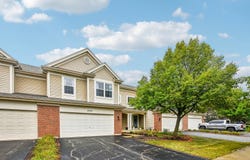 2359 Foxmoor Lane, Aurora, IL 60502