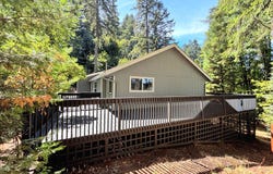 867 S 71st St, Springfield, OR 97478