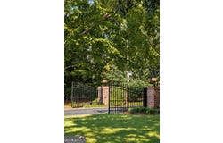 134 Blackland RD NW, Atlanta, GA 30342