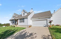 501 NW Hunter Drive, Blue Springs, MO 64014