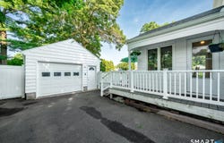 16 Raymond Place, Cromwell, CT 06416