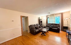 6 Concorde Way, Windsor Locks, CT 06096