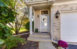 1201 W Danbury Drive, Cary, IL 60013