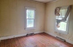 457 Jefferson Ave, Marshall, MO 65340