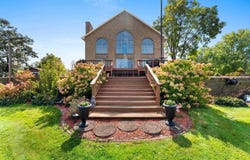3350 Lakeview Drive, Suamico, WI 54173
