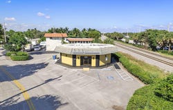 888 E Coast Avenue, Lantana, FL 33462