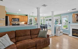 7 Sycamore Drive, Middleborough, MA 02346