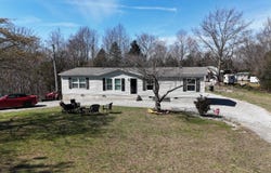 5488 Reese Hurt Road, Breeding, KY 42715