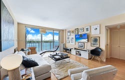800 West Ave, Miami Beach, FL 33139