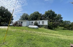 38763 Salisbury Rd., Salisbury, MO 65281