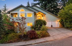 2533 MOON MOUNTAIN Dr, Eugene, OR 97403