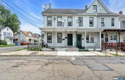 17 Railroad Avenue, Phillipsburg, NJ 08865