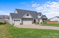 360 R C Thompson Road, Chesnee, SC 29323