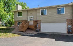 1264 Deercliff Lane, Eagan, MN 55123