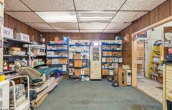 528 Spring St, Elizabeth City, NJ 07201-1964