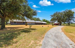 3777 San Marcos, Luling, TX 78648