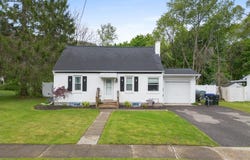 844 E Circle Drive, VESTAL, NY 13850