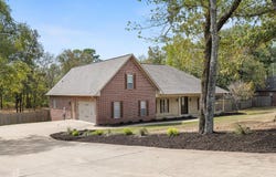 170 Parkway Square, Pearcy, AR 71964