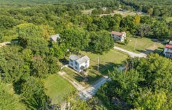 20 E Avenue, Leslie, MO 63056