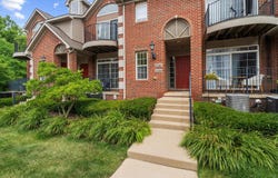 228 W Oakbrook Drive, Ann Arbor, MI 48103