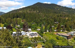 620 Lookout Blvd, Hope, ID 83836