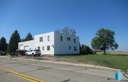 210 1st St E, Hills, MN 56138
