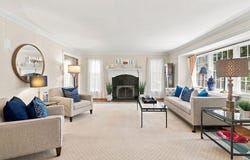 4 Bayview Circle, Manhasset, NY 11030