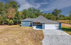 2118 W Radio Ln, Arkansas City, KS 67005
