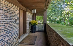 8607 W 93rd Place, Hickory Hills, IL 60457
