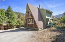 185 ECKLUND St, Canyonville, OR 97417
