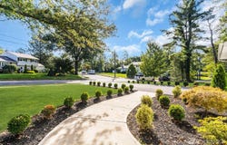 4 White Oak Rd, East Brunswick, NJ 08816