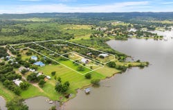 126 Blue Bird Ln, Tow, TX 78657