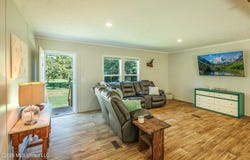 227 Pickering, Florence, MS 39073