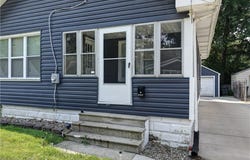 1870 Shaw Avenue, Akron, OH 44305