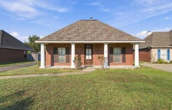 5714 E Dietrich Loop, Lake Charles, LA 70605