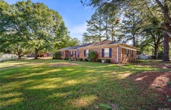 211 Parkway Drive, Livingston, AL 35470