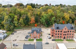 2901 Central Avenue, Dubuque, IA 52001