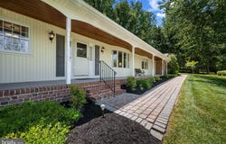 6 STONEHURST Road, PHOENIX, MD 21131