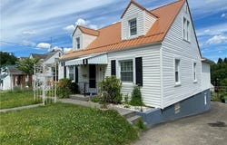 11 Washington Dr, Monessen, PA 15062